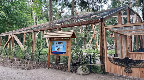 Eröffnung der neuen Uhu-Voliere im Wildgehege Klövensteen